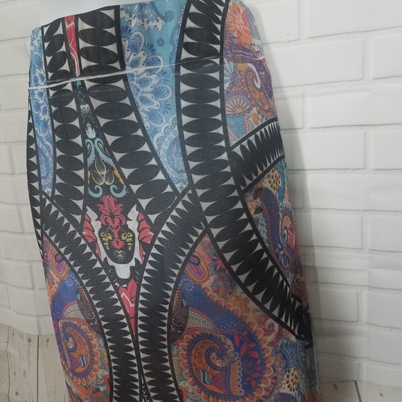 Sheer Mesh Abstract Geometric Skirt - Picture 3 of 8